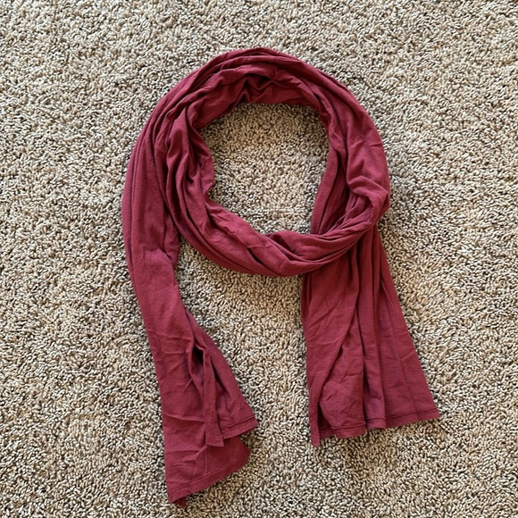 Victoria’s Secret scarf - Picture 1 of 3